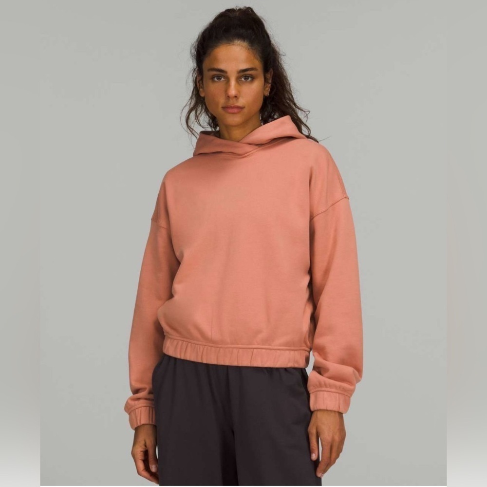 Lululemon Relaxed Cropped Hoodie in Pink Savannah W3EWJS